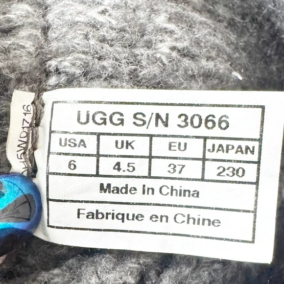 Ugg Lattice Knit Gray Quilted Women's Boots - Picture 13 of 15